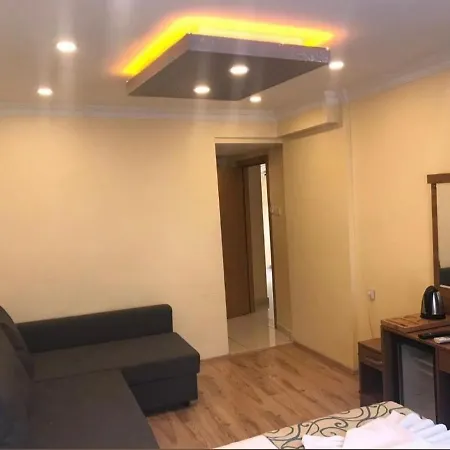 Riverland Panzió 4*