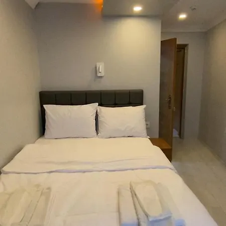 Riverland Panzió 4*